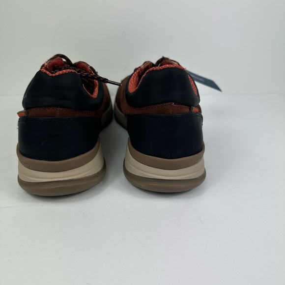 Baretraps, Newton Oxford Sneaker Waterproof Size 10 Men’s - Picture 3 of 9